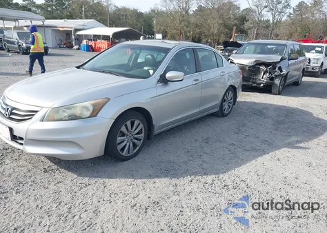 2011 Honda Accord 2.4 Ex-L z USA, uszkodzony, nr VIN 1HGCP2F85BA009115